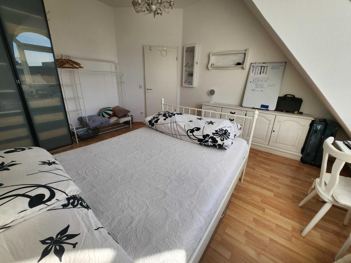 One Private Room Available In A Two Room Apartment In Tegel, Berlin Ngoại thất bức ảnh