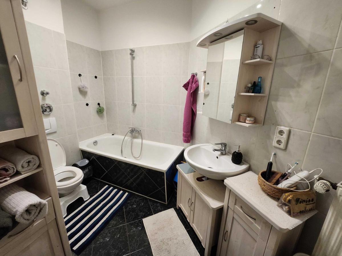 One Private Room Available In A Two Room Apartment In Tegel, Berlin Ngoại thất bức ảnh