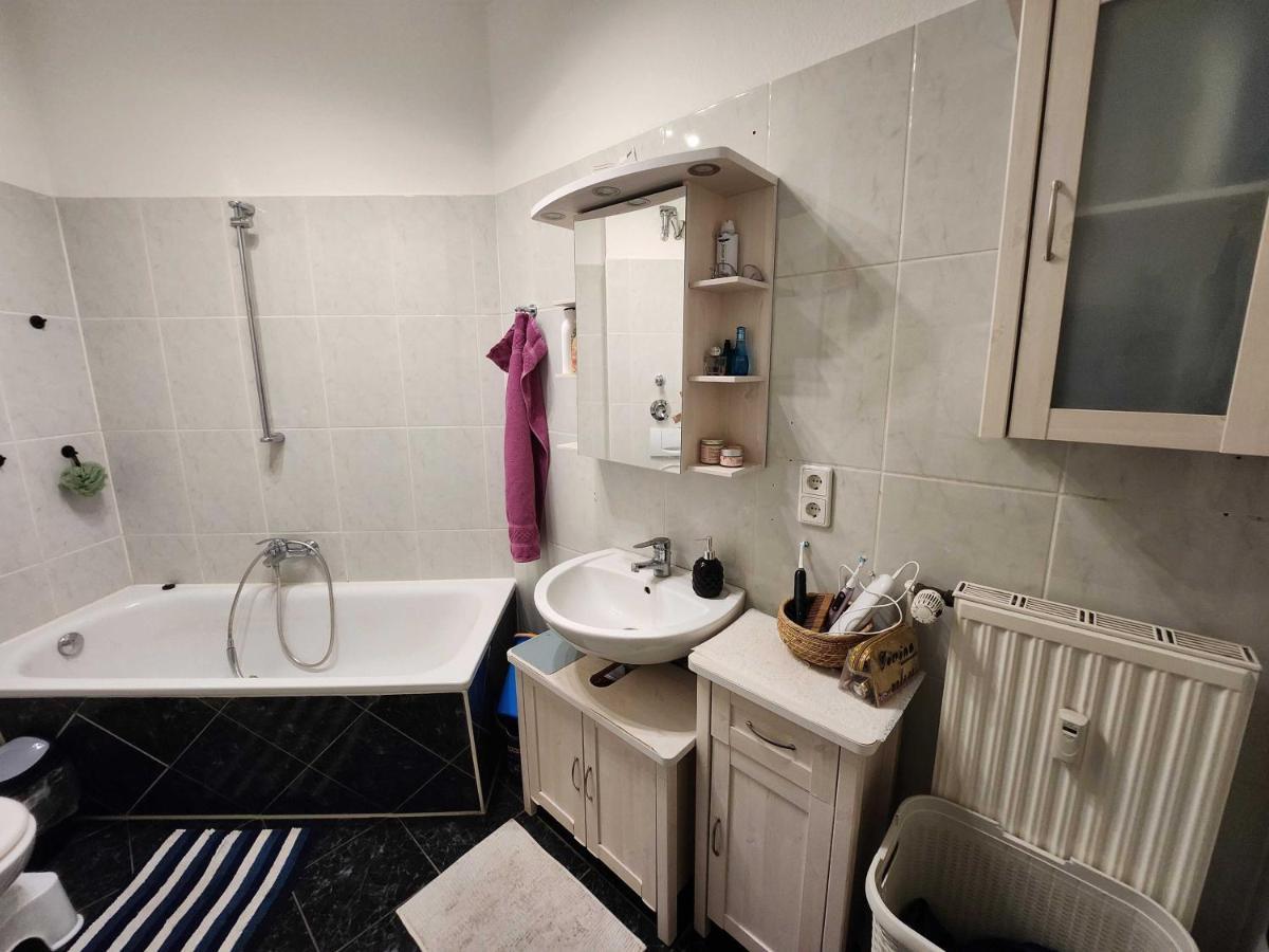 One Private Room Available In A Two Room Apartment In Tegel, Berlin Ngoại thất bức ảnh
